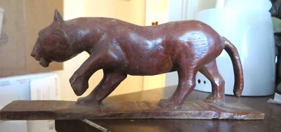 Arte popular vintage antiguo de madera tallada león de montaña puma sin firmar Foto 1 de 4