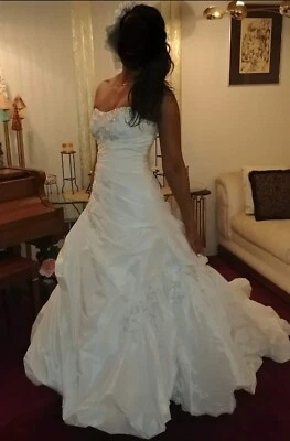 Christina Wu婚纱礼服 — 第 1/4 张图片