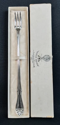 Horquilla Pickle Olive 1897-1898 Berlin American Silver Co mango largo caja original Foto 1 de 3