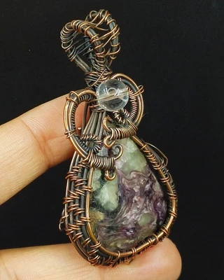 Colgante de piedras preciosas prehnita de joyería hecha a mano envuelto en alambre de cobre Foto 1 de 4