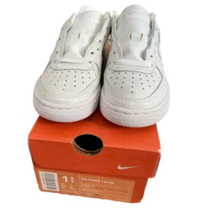 Nike Boys Force 1 Sneaker Shoe White 624047 111 Low Top Lace Up 1.5Y Air Force 1 - Picture 1 of 11