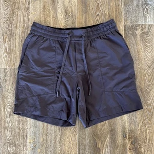 Lululemon Bowline Shorts Herren klein schwarz Nylon sportlich Laufen Training aktiv - Bild 1 von 7