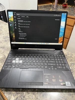 Portátil Gaming ASUS TUF F15 15.6" FHD, 144Hz, RTX 1650, I5-10300H 512GB 16GB RAM Foto 1 de 4