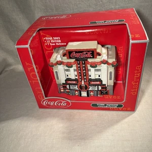 Coca Cola Town Square Collection Theatre 2002 in original Weihnachtsvitrine! - Bild 1 von 8