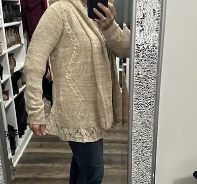 Suéter cardigã Flying Tomato feminino bege médio crochê BOHO - Imagem 1 de 4