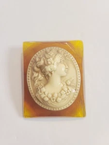 BAKELITE CAMEO BROOCH PIN c1930s Apple Juice Molded Lady Goddess Victorian ART D - Picture 1 of 16