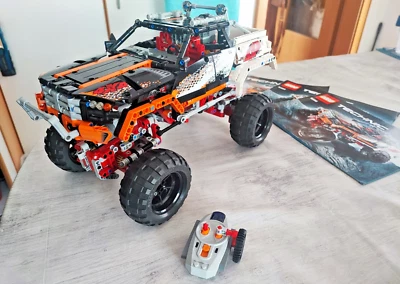 Lego Technik 4 x 4 Offroader 9398 gebraucht mit Bauanleitungen - Bild 1 von 4