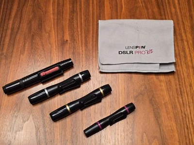 Juego de limpiador de lentes de cuatro piezas LensPen DSLR, cámaras digitales y videocámaras digitales Foto 1 de 4