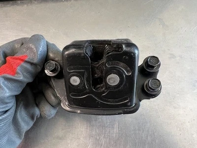 Toyota Rav4 2022 pestillo de maletero construido en Estados Unidos 569061 Foto 1 de 4