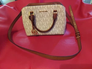 Michael Kors Logo Vanilla Purse With Shoulder Strap & Handles. crossbody - Picture 1 of 13