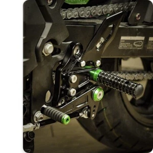 Green Adjustable Rearsets Footrest For Kawasaki Ninja 250 400 Z400 2018-2022 - Picture 1 of 4