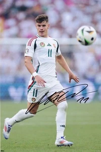 Fußball - Milos Kerkez - handsigniertes 12x8 Inch Foto - Ungarn - COA - Bild 1 von 1