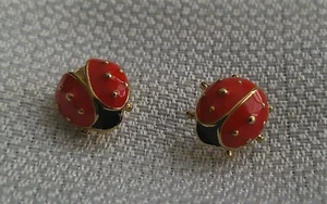 Par de prendedores de solapa vintage Ladybug esmalte rojo, Tie Tac, broche tono dorado - Imagen 1 de 5