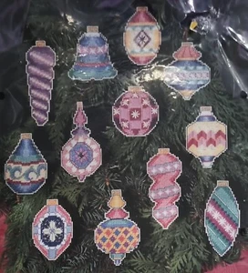 DIMENSIONS ELEGANT ORNAMENTS Counted Cross Stitch Kit Christmas Set 12  *RARE* - Imagen 1 de 3