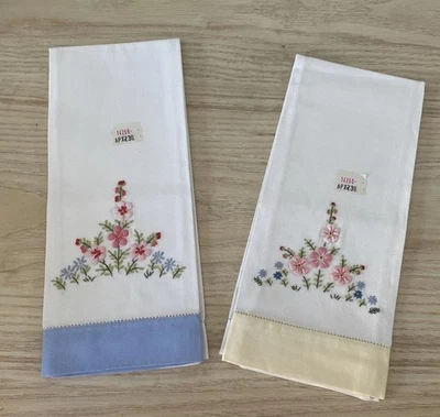 Juego de 2 toallas de té de algodón hechas a mano apliques florales y bordados múltiples NUEVO Foto 1 de 4