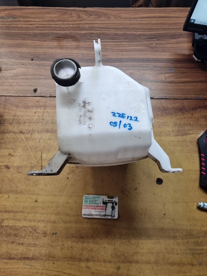 TOYOTA COROLLA OVERFLOW BOTTLE ZZE122 12/01-06/07 (PART OF FAN SHROULD)  - image 1 of 4