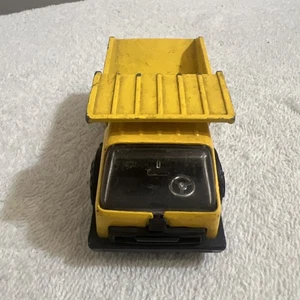 Vtg 70s Tonka Pressed Steel Yellow Dump Truck w/ Tilt Bed Made in Japan 3 1/2" - Picture 1 of 5