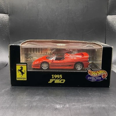 Coche de juguete coleccionable Hot Wheels Collectibles Ferrari 1995 F50 rojo con soporte vintage Foto 1 de 4