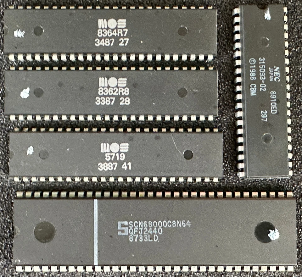 5x CHIP, PAULA 8364R7/DENISE 8362R8/GARY CBM 5719/Kick 1.3/ SCN68000C8N64 - Bild 1 von 1