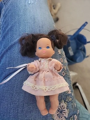 Mattel Barbie Happy Heart Family Niño Niña Bebé Muñeca Pelo Marrón De Colección 1976 Foto 1 de 4