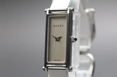 [CASI COMO NUEVO] Reloj para mujer Gucci 1500L vintage esfera blanca brazalete cuarzo plateado  Foto 1 de 4