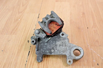 Задний тормозной суппорт 1994 SUZUKI DR350SE - Изображение 1 из 4