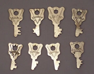 Vintage Master Lock Key 1.25 to 1.75" Flat Skeleton Industrial Bag FA Lot Of 8 - Picture 1 of 1