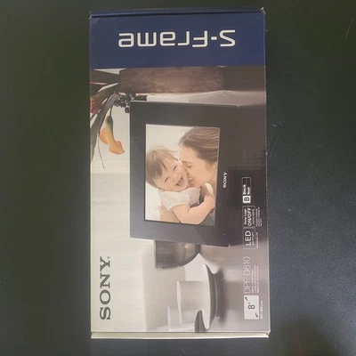 Sony S-Frame 8" Digital Photo Frame in Black, 800x600 Pixels, LED Backlight - Image 1 of 4
