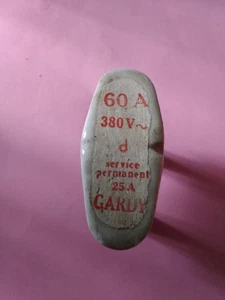 Gardy Sicherungshalter Porzellan Spindel 9 mm 3 cm Abstand Sicherung 60 AMPERE  - Bild 1 von 2