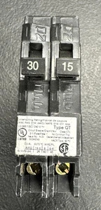 RV Circuit Breaker Tandem 30 Amp 15 Amp Single Pole Siemens QT Plug On 120V Bx25 - Picture 1 of 4