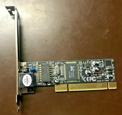 StarTech ST100SLP 1 Port Low Profile PCI 10/100 Mbps Ethernet Network Card - Image 1 of 3