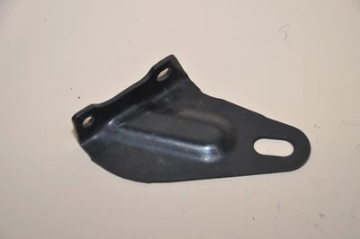 Soporte de gancho/punto de remolque trasero Toyota Highlander 2003-2007 OEM lado derecho Foto 1 de 4
