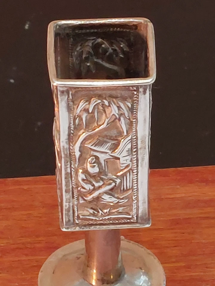 Jarrón de vástago de plata chino Foto 1 de 4