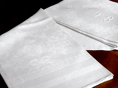 ancienne nappe blanche damassée en lin brodée " T B " 235x160 - Photo 1/4