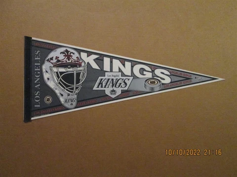 NHL Los Angeles Kings Vintage 1990's Goalie Helmet Style #3 Hockey Pennant Cover