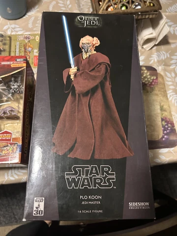 BRAND NEW RARE Sideshows Collectibles Order Of The Jedi Plo Koon Figure Cover