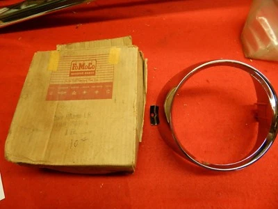 Nuevo de Lote Antiguo 61 Mercury Monterey LH Faro Puerta Bisel #C1MF-13064-A Foto 1 de 4