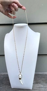 Stella & Dot Necklace Gold Tone White Tusk Sahara Pendant 30” Signed - Picture 1 of 4