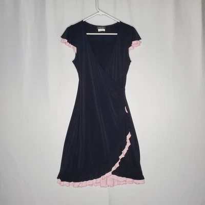 Vestido Byer Top Pequeño Flutter Cuello en V Imitación Envoltura Negro Bebé Rosa Y2K Hada Caprichoso Foto 1 de 4