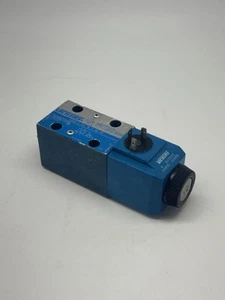 Válvula de control operada por solenoide Eaton Vickers Cetop 3 DG4V32ALMUA660 110VAC/50 - Imagen 1 de 3