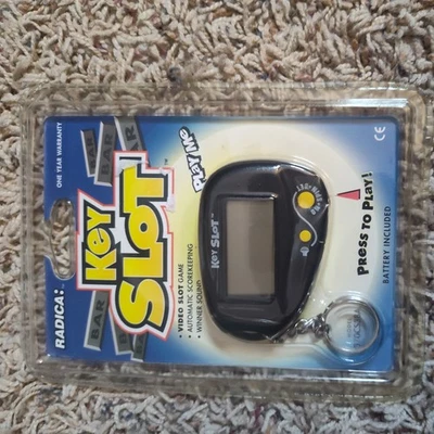 Электронная игра слот для ключей Radica дорожный детский размер маленькая миниатюрная маленькая подарочная игрушка - Изображение 1 из 2