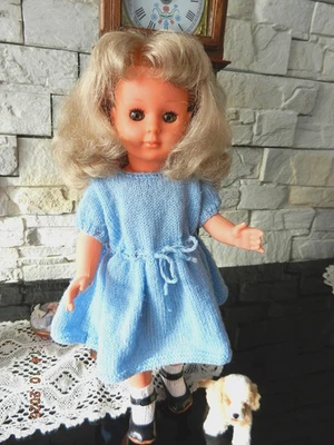 ANCIENNE POUPEE MARIE FRANCOISE DE MODES ET TRAVAUX ET SON PETIT CHIEN - Photo 1/4