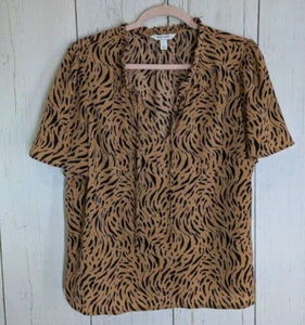 Nine West Size Large Animal Print Short Sleeve V Neck Tie Closure Womens Blouse - Picture 1 of 7