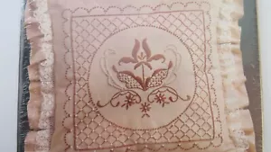 TULIP Beaded Pillow stitch kit Vogart Crafts - Picture 1 of 5