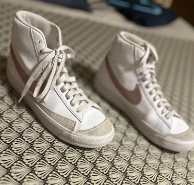 Nike Blazer Mid 77 Vintage "Retro Glow" DA4086-105 Rosa/Blanco Foto 1 de 4