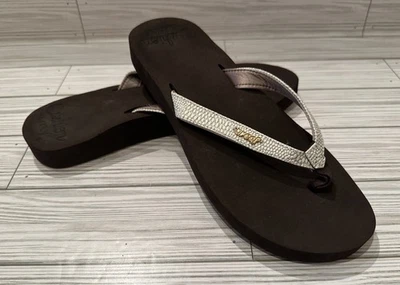 Sandalia chancla para mujer Reef Star Cushion atrevida marrón/blanco brillo talla 10 Foto 1 de 4