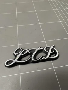 VINTAGE ORIGINAL CAR BADGE FORD LTD 1970s MANCAVE - Bild 1 von 4
