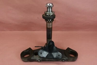 2005 2006 2007 2008 2009 SUZUKI BOULEVARD C50 LOWER TRIPLE TREE STEERING STEM - Image 1 of 4