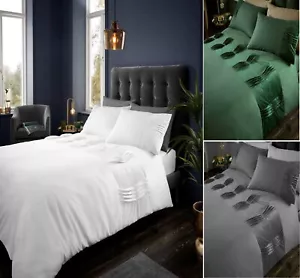 Design Fancy Velvet REVIE Signature Style Duvet Quilt Cover Hotel Quality Bed St - Picture 1 of 7