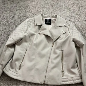 Chaqueta de cuero sintético New York & Company Moto en beige/marfil talla L - Imagen 1 de 12